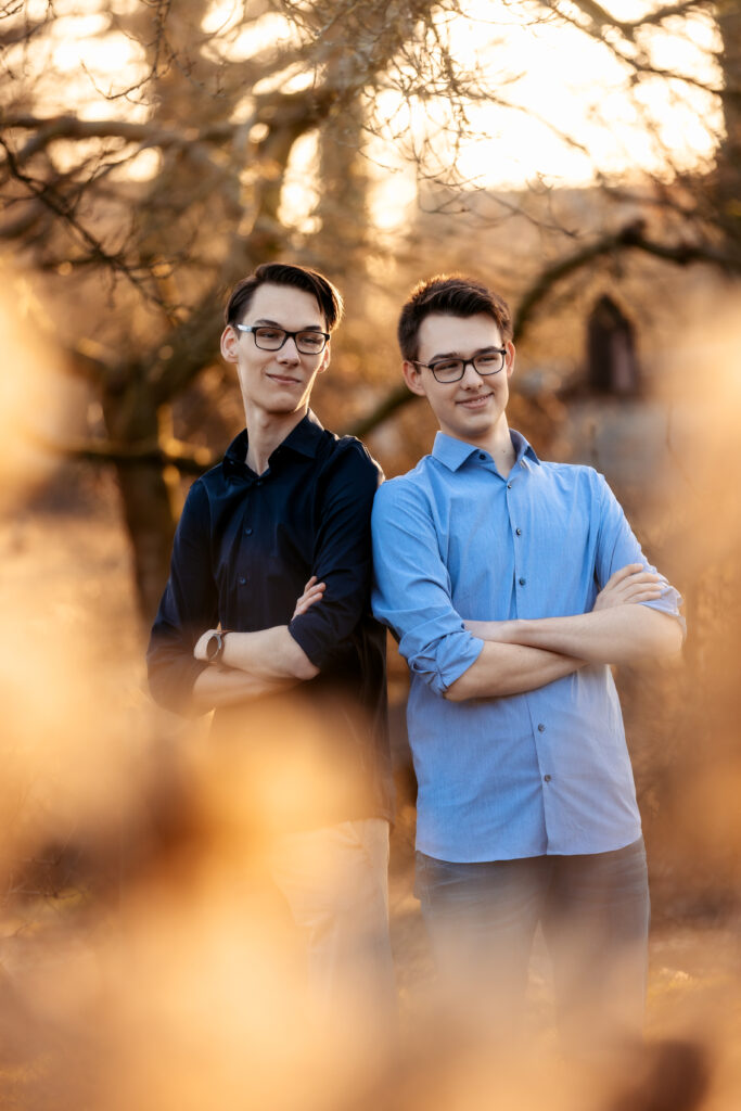 Zwei Brüder Familien Fotoshooting
